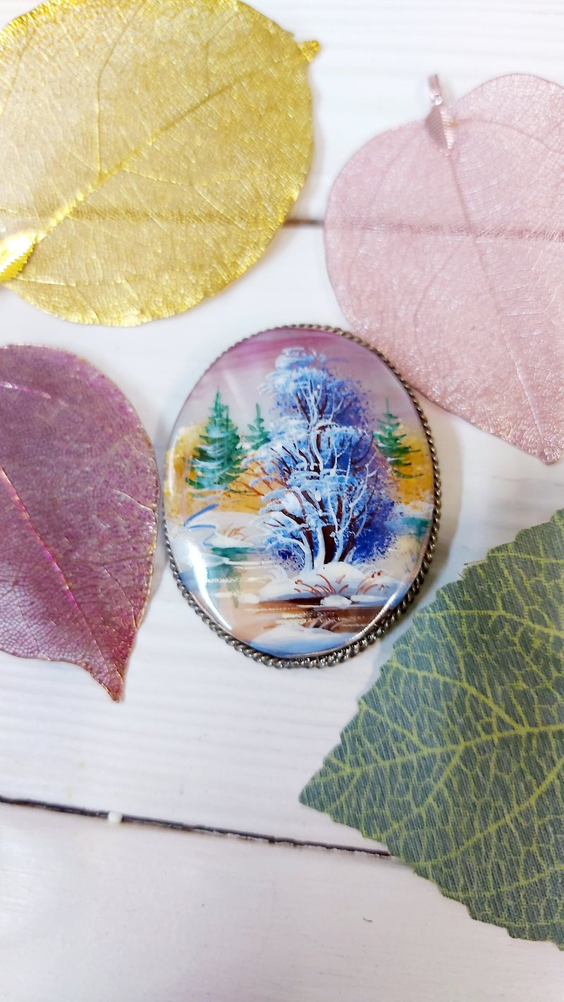 Winter brooch: Lonely solitary tree near snowy river on pearl jewelry for her - Brooches - Shell Purple
