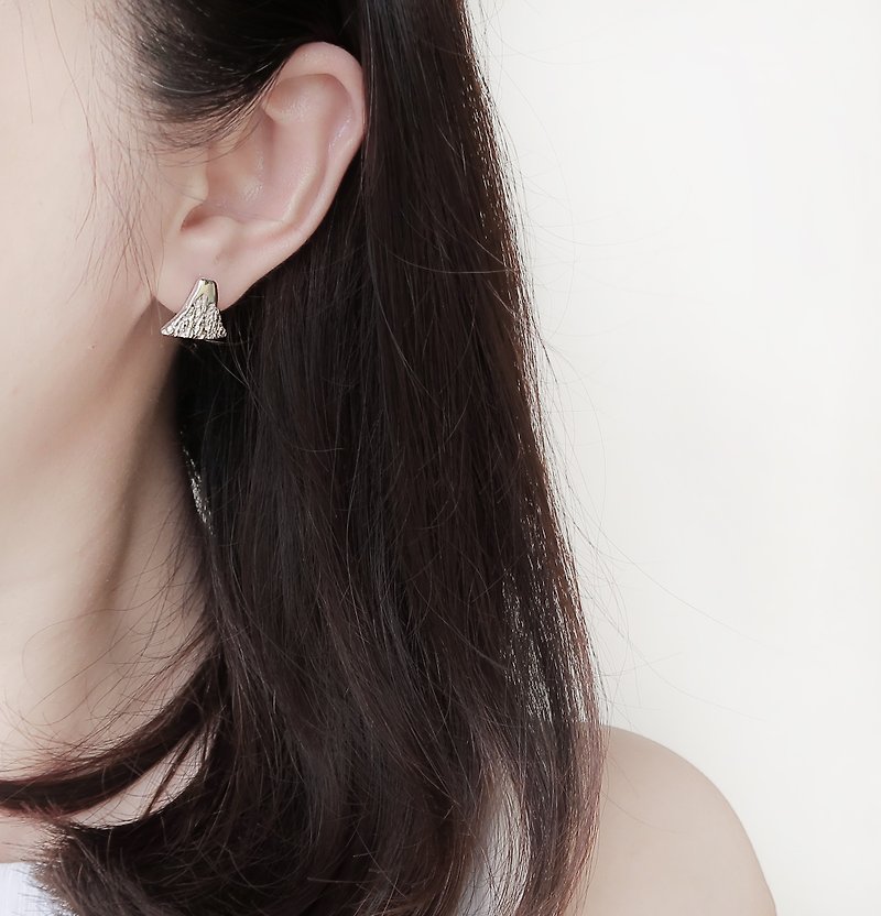 925純銀 富士山 礦石 耳環 耳夾 一對 免費送禮包裝 - 耳環/耳夾 - 純銀 白色