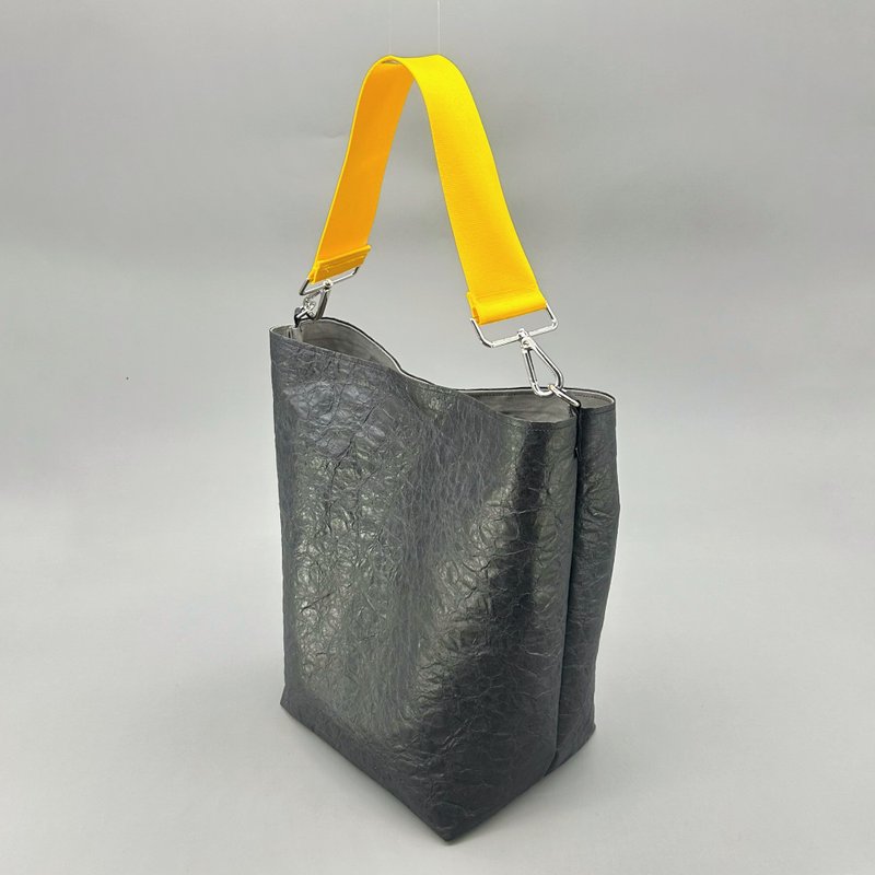 【東京発】特殊素材エコロジーショルダーバッグ black × yellow  側背包 - 側背包/斜背包 - 防水材質 黑色