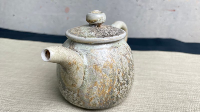 teapot/firewood/handmade/falling ash/Yang Borong/porcelain - Teapots & Teacups - Pottery 