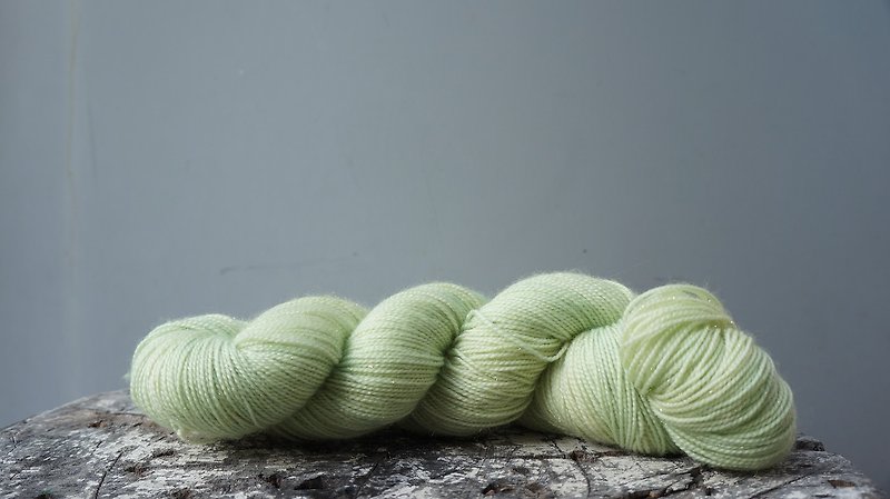 Hand dyed the line. Green apple (spark) - Knitting, Embroidery, Felted Wool & Sewing - Wool 