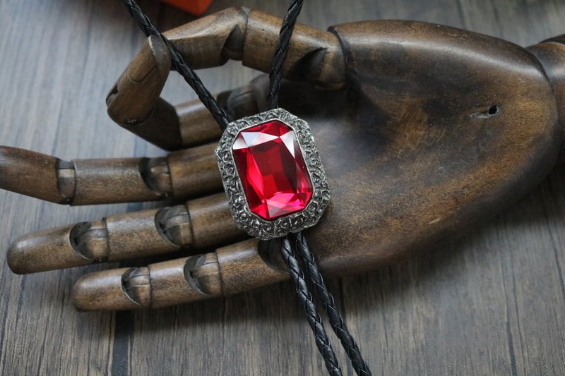 Red gemstone cut surface Paul tie woven leather rope bolotie - Ties & Tie Clips - Other Metals Red