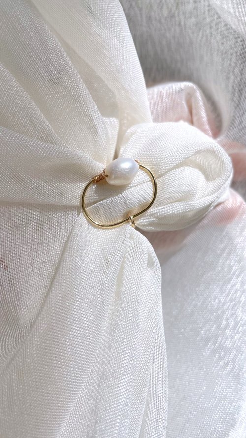 Swhisper Jewellery 耳語 幾何圖形橢圓摟空戒指天然淡水珍珠