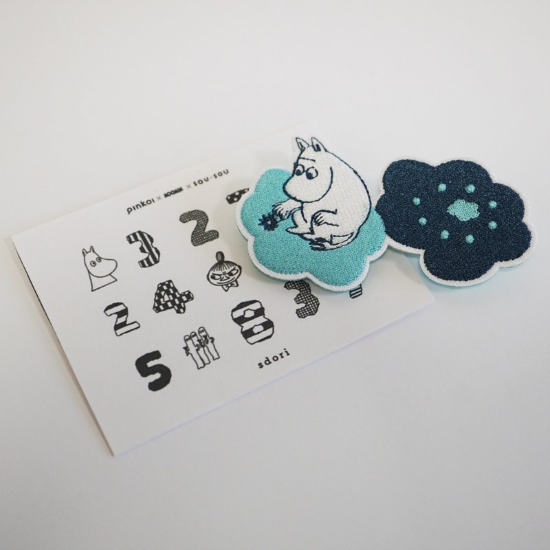 【Pinkoi x Moomin x SOU・SOU】Embroidered Pin - Moomin (B) - Brooches - Thread 