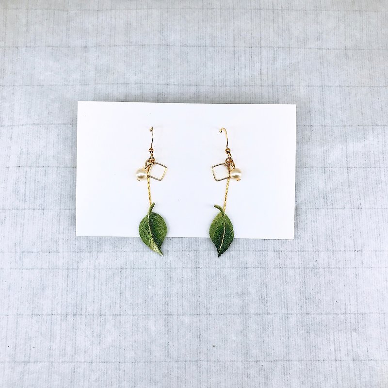 Leaves - Earrings & Clip-ons - Thread Green