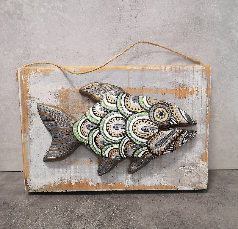 Wall Decor Fish on a board, Hand-made, hand-painted, vintage wooden base - Wall Décor - Wood Multicolor