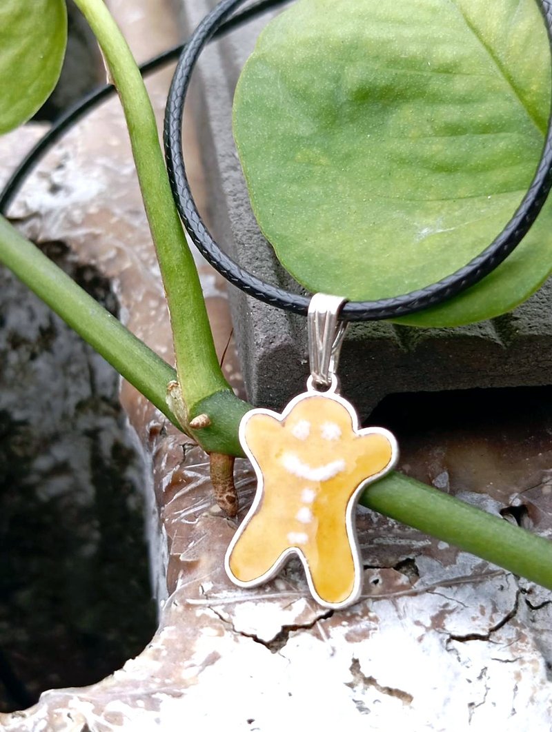 Enamel Gingerbread Man Necklace - สร้อยคอ - เครื่องประดับ 