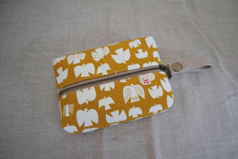 Carry Paper Bag (Yellow/Bird) - กระเป๋าเครื่องสำอาง - ผ้าฝ้าย/ผ้าลินิน 