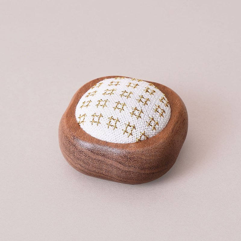 【Retro Gold】Pin Cushion - Cross Stitch Kit | Xiu Crafts