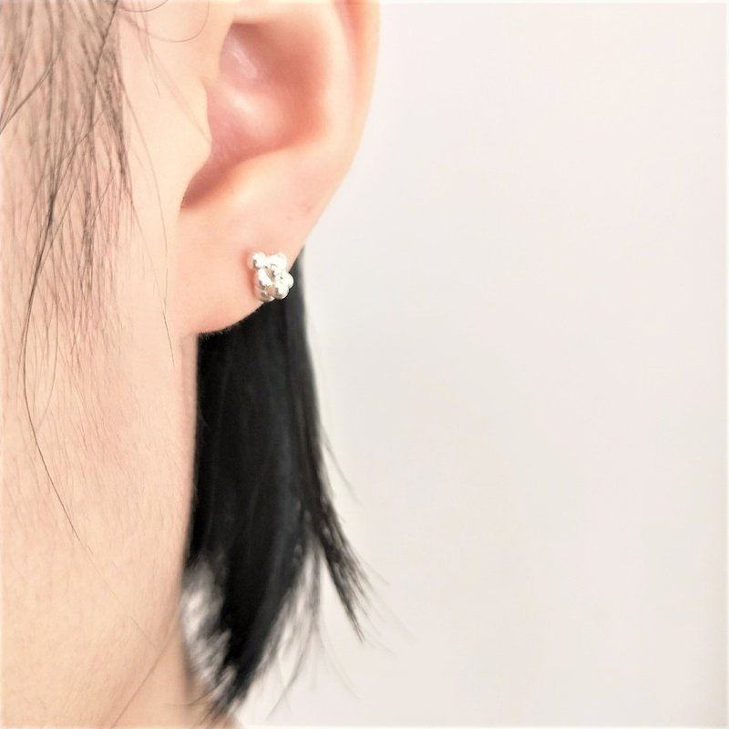 │Simple│Mr. Bubble • Light earrings • Sterling silver earrings