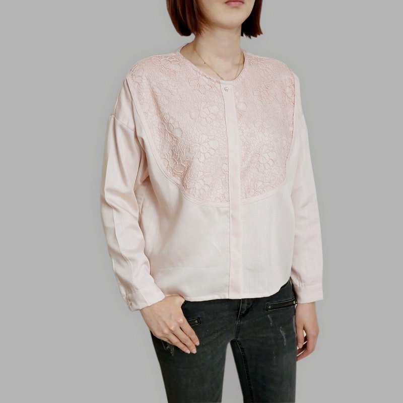 Pink Cotton Tencel Lace Collar Shirt - เสื้อเชิ้ตผู้หญิง - ไฟเบอร์อื่นๆ สึชมพู