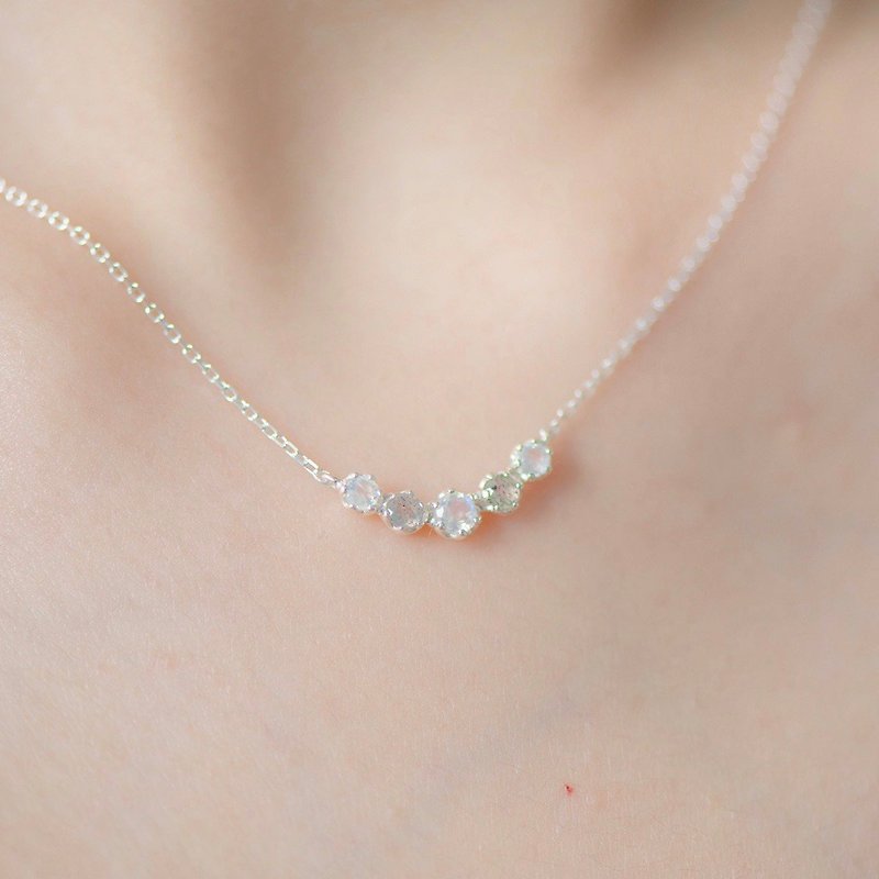 Moonstone Labradorite Smile Diamond Style Design 925 Sterling Silver Necklace - สร้อยคอ - เครื่องเพชรพลอย สีเงิน
