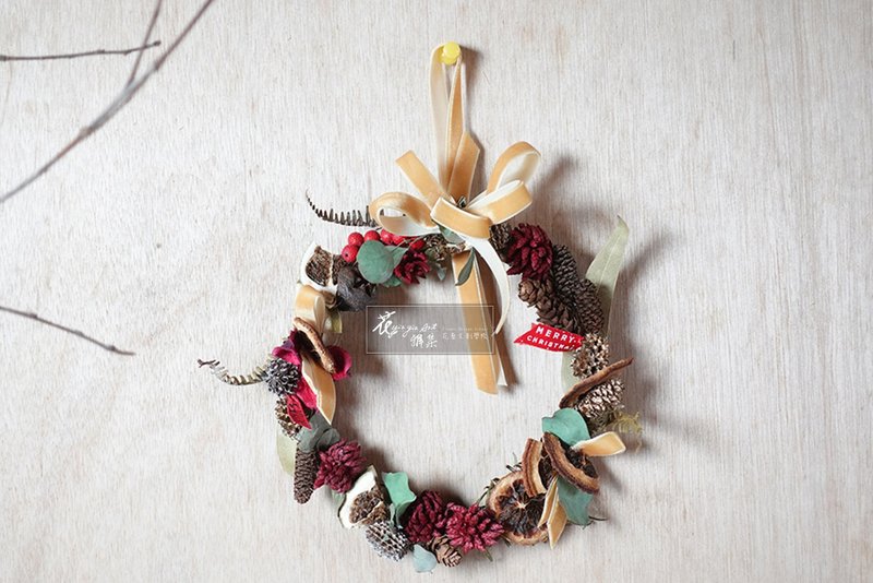 Pinecone Christmas Circle - Dried Flowers & Bouquets - Plants & Flowers Green