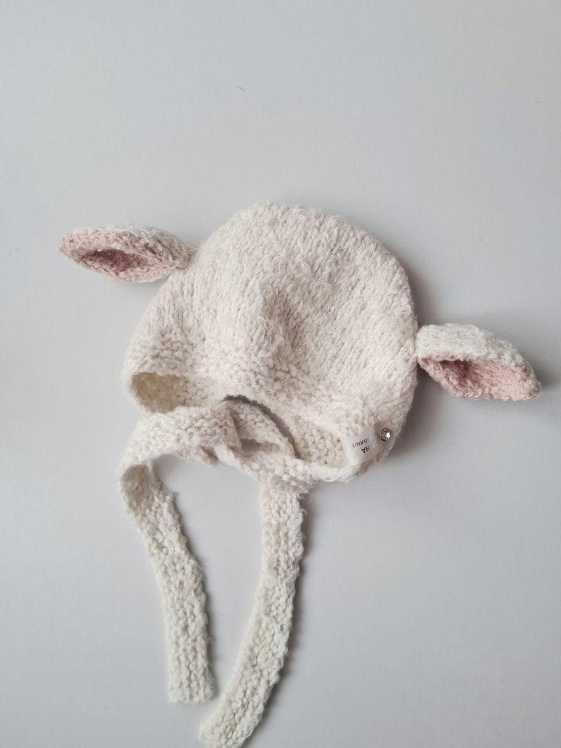 Knitted baby hat, baby bonnet, handmade hat, sheep hat - 嬰兒帽子/髮帶 - 棉．麻 白色