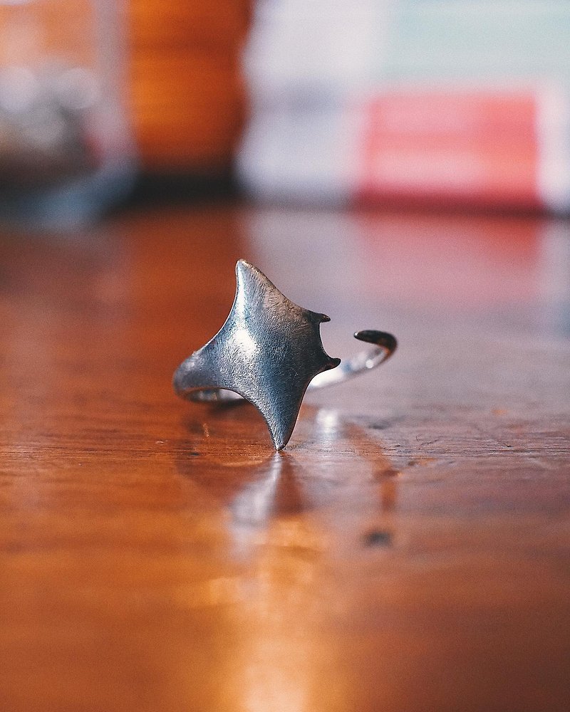 Cape Clasp sterling silver manta ray ring - General Rings - Sterling Silver Silver