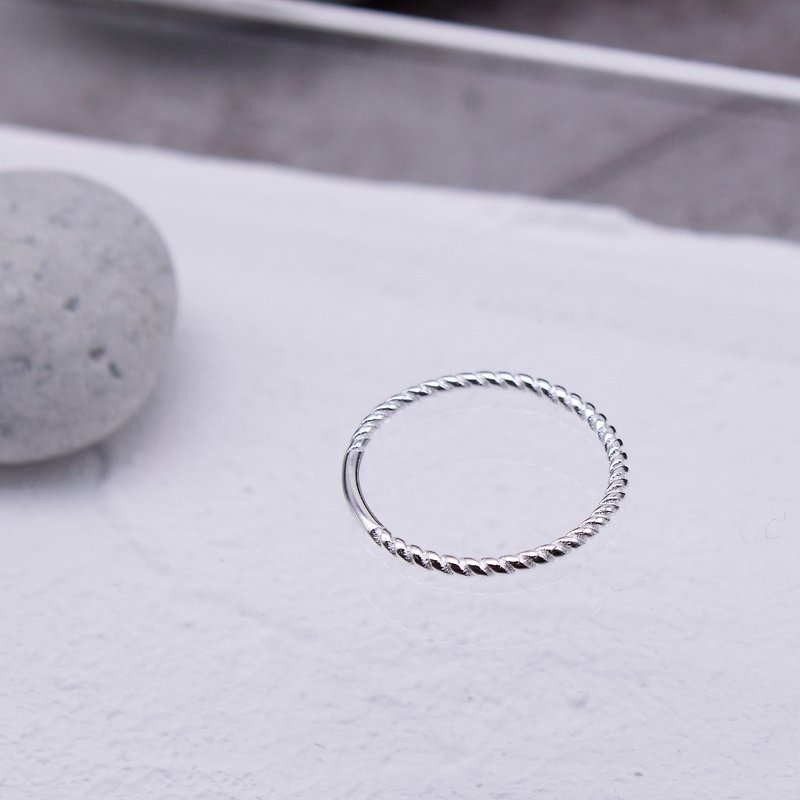 Whirl sterling silver ring - แหวนทั่วไป - เงินแท้ สีเงิน