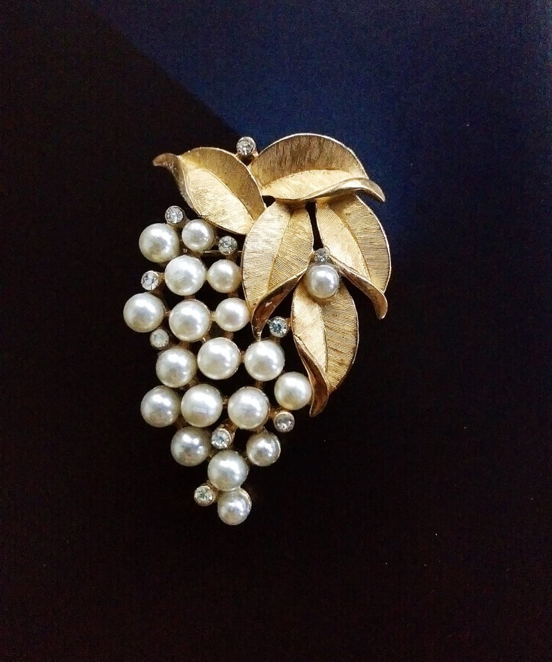 Vintage Jewelry 西洋古董飾品 TRIFARI 珠鑽葉子串 別針 - 徽章/別針 - 其他金屬 金色