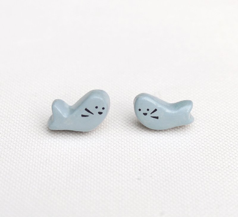 Small seal earrings / adjustable ear clip - Earrings & Clip-ons - Clay Gray