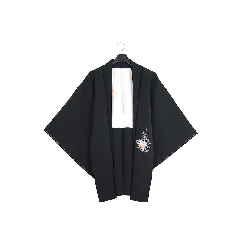 Back to Green::日本帶回和服 羽織 黑 刺繡橙色花卉  //男女皆可穿// vintage kimono (KI-136) - 女大衣/外套 - 絲．絹 