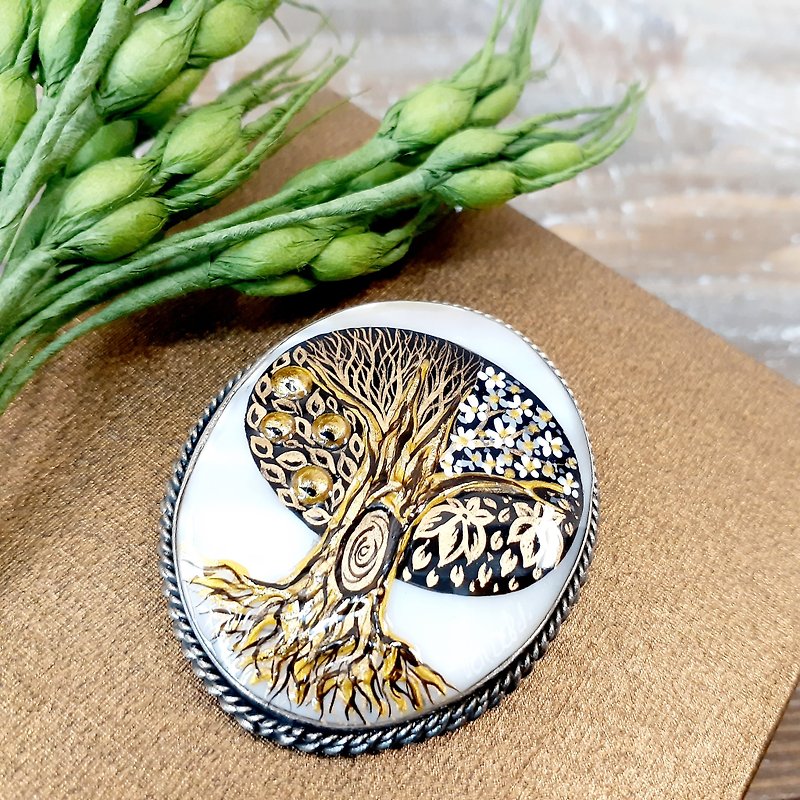 Klimt art inspired jewelry: Tree of life with four seasons on pearl brooch pin - 胸針/心口針 - 貝殼 咖啡色