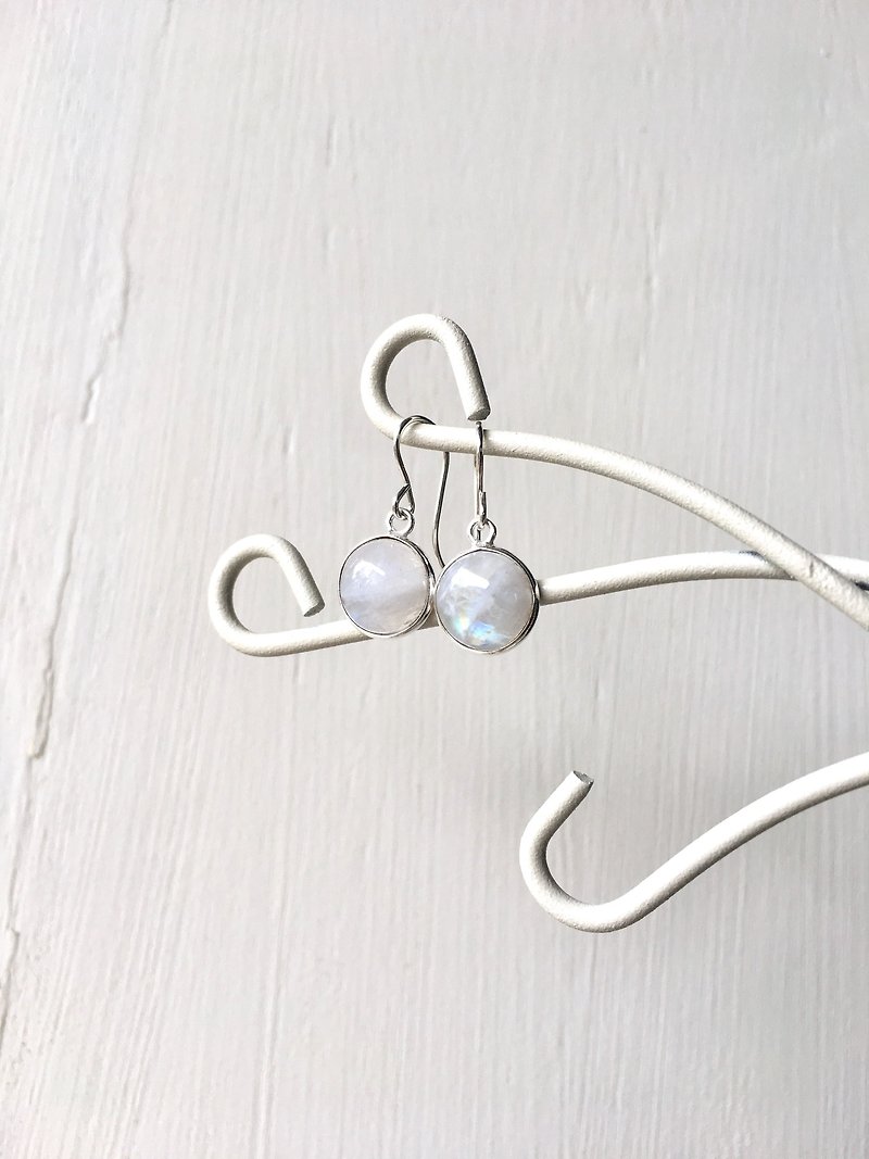 Moonstone bezel earring SV925 - Earrings & Clip-ons - Semi-Precious Stones White