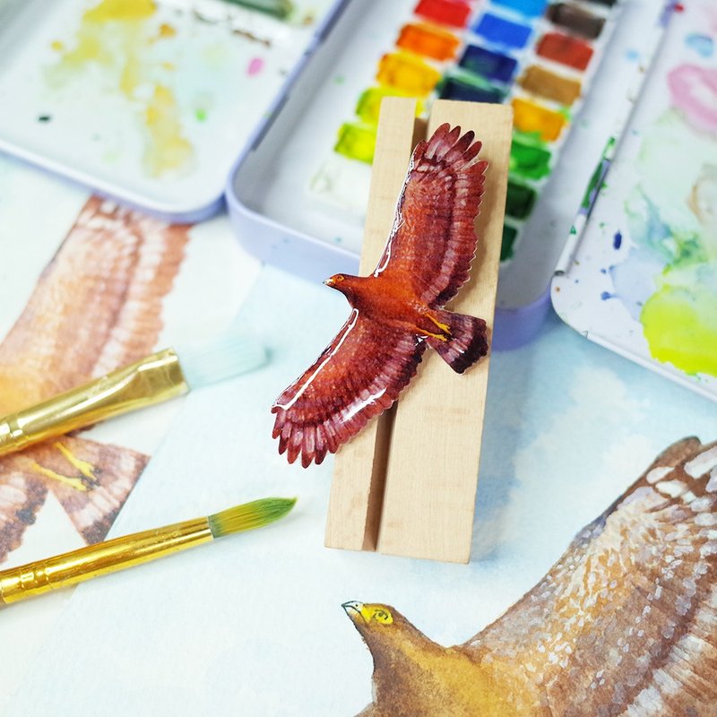 Taiwan endemic subspecies Crested Serpent Eagle art pin brooch - Brooches - Waterproof Material Brown