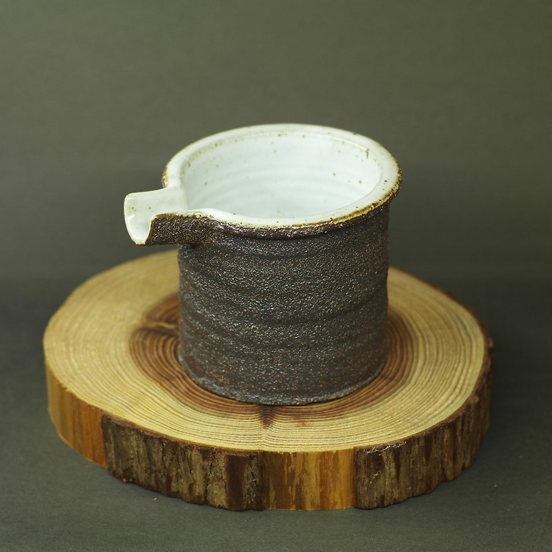 Xuanji sandstone bucket-shaped tea sea, fair cup, even cup hand-made pottery tea props - ถ้วย - ดินเผา 