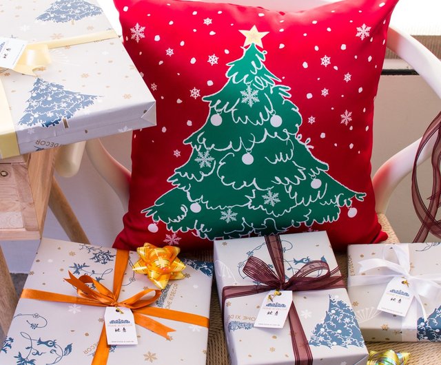 Christmas tree outlet shop pillows