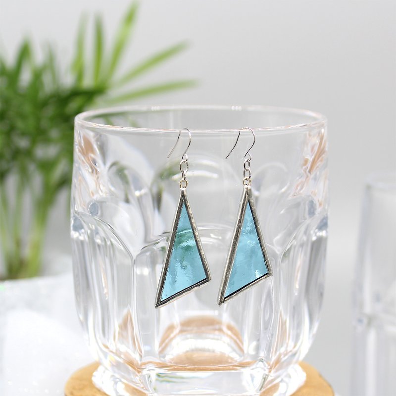 Stained glass triangular earrings [Baby Blue] color - ต่างหู - แก้ว สีน้ำเงิน
