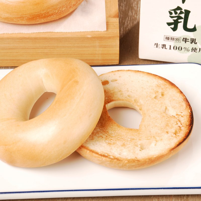 四葉鮮奶貝果 - 【牛奶海般的奶味十足】 - 麵包/吐司 - 新鮮食材 