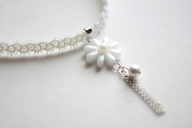 Resin Art Square Pendant Deep in the Night Darkness - Necklaces - Resin White