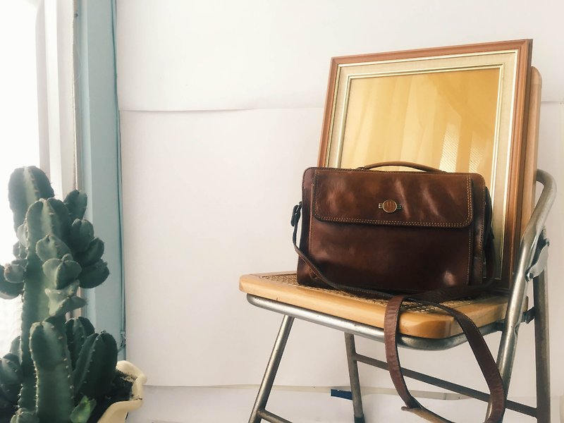 4.5studio- Nordic ancient antique bag - Finland made 60's neutral leather briefcase - กระเป๋าแมสเซนเจอร์ - หนังแท้ สีนำ้ตาล