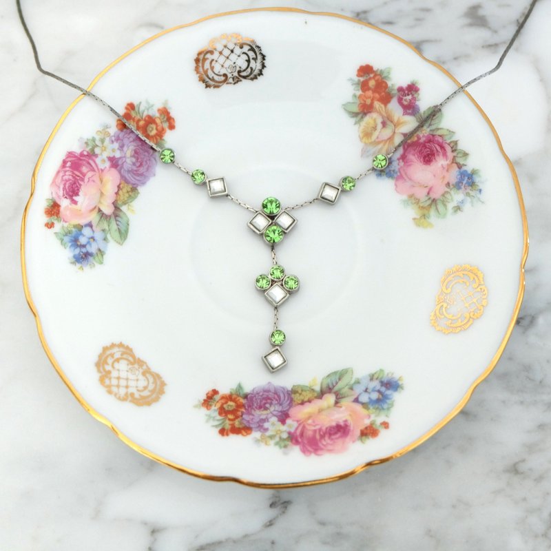French Vintage Emerald Green Rhinestone Necklace - สร้อยคอ - เส้นใยสังเคราะห์ สีเขียว