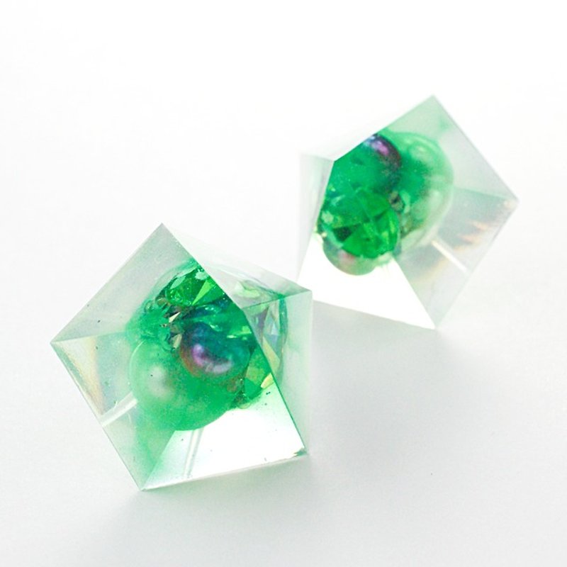 Pentagon Earrings (Tir Na Noog) - ต่างหู - วัสดุอื่นๆ สีเขียว
