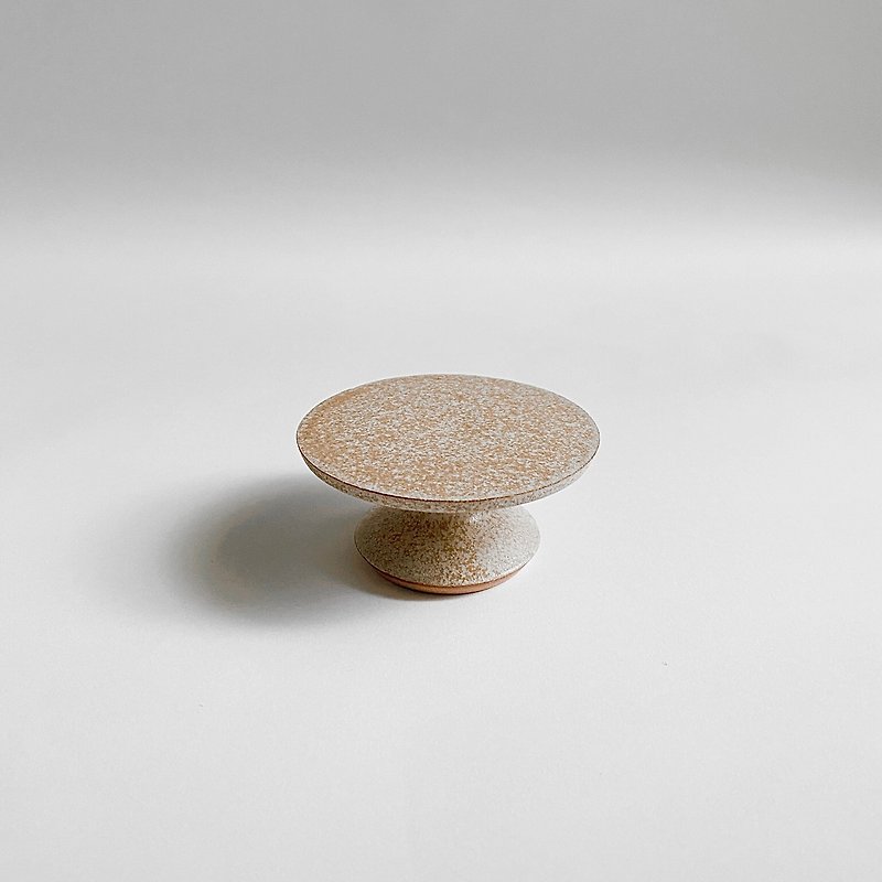 【Small Raised Table Series】Honey Oatmeal High Plate No. 2 - Items for Display - Pottery Khaki