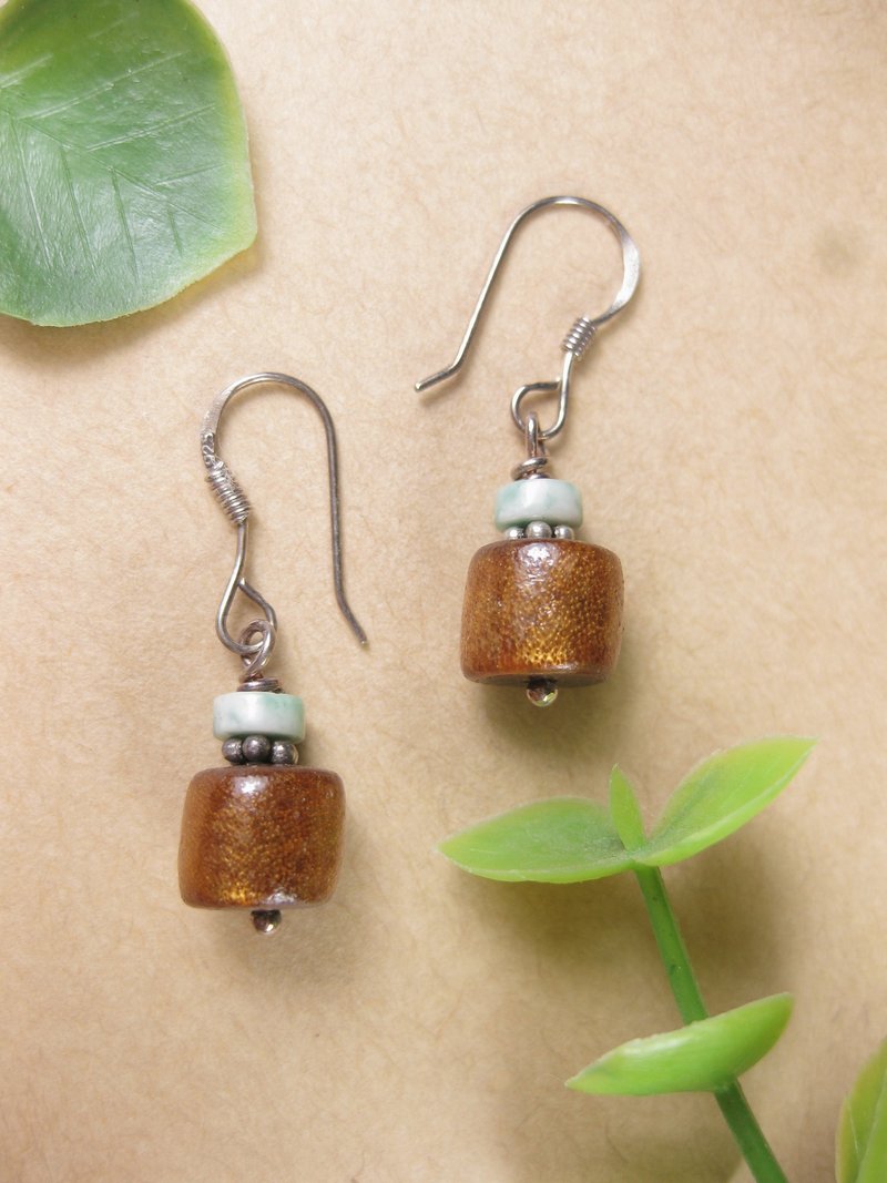 Sterling silver earrings Qinghai Jasper + Gold Coral (ear hook) - ต่างหู - หยก สีทอง