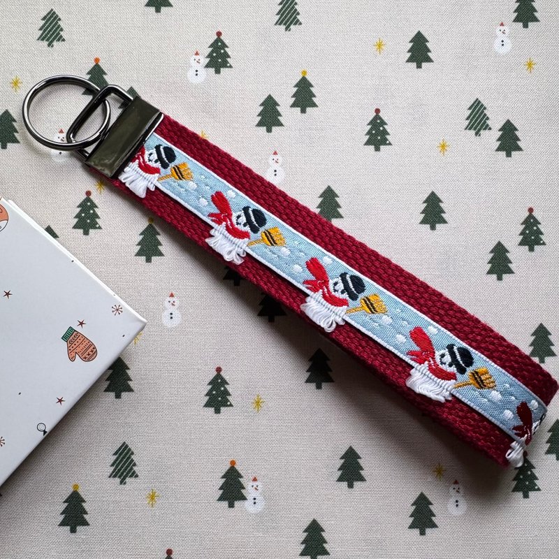 【聖誕刺繡緞帶】手作手腕鑰匙圈 - 鑰匙圈/鑰匙包 - 棉．麻 多色