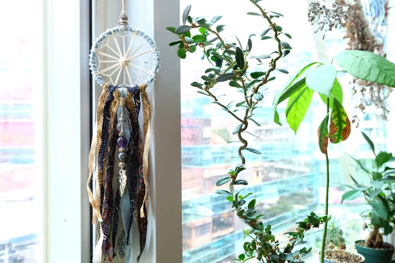 Handmade Dreamcatcher - Clear Quartz, Agate & Amethyst - ของวางตกแต่ง - ผ้าฝ้าย/ผ้าลินิน หลากหลายสี