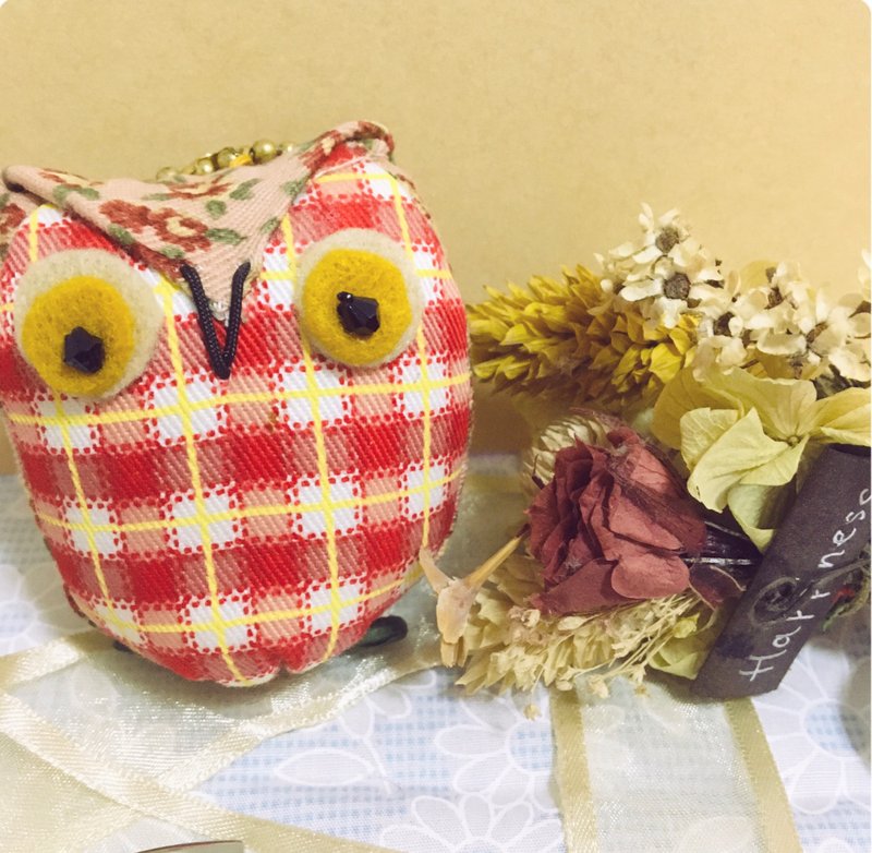 微笑貓頭鷹系列鑰匙圈吊飾 | 質感紅格紋彩拼款 - 編織/羊毛氈/布藝 - 繡線 紅色