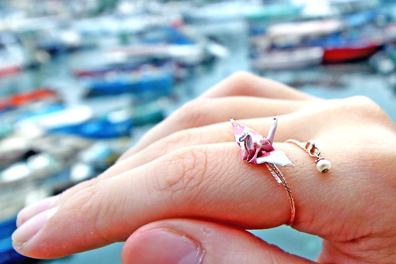 迷你紙鶴珍珠戒指（白櫻紅桃）- 情人節禮物 - 戒指 - 紙 粉紅色