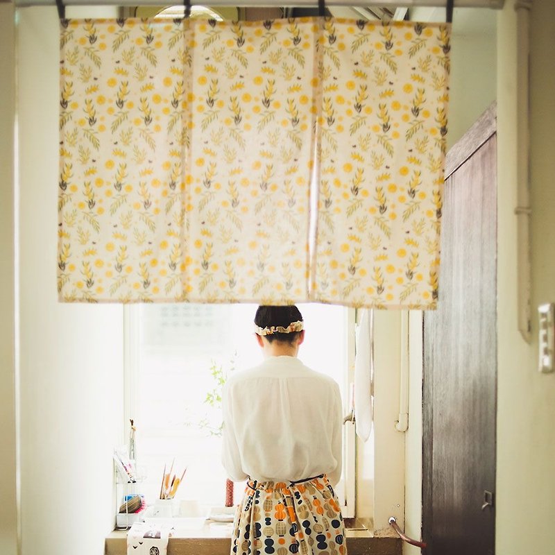 3 Pieces Door Curtain / Milly Collection / Formosa Acacia - ของวางตกแต่ง - ผ้าฝ้าย/ผ้าลินิน สีเหลือง