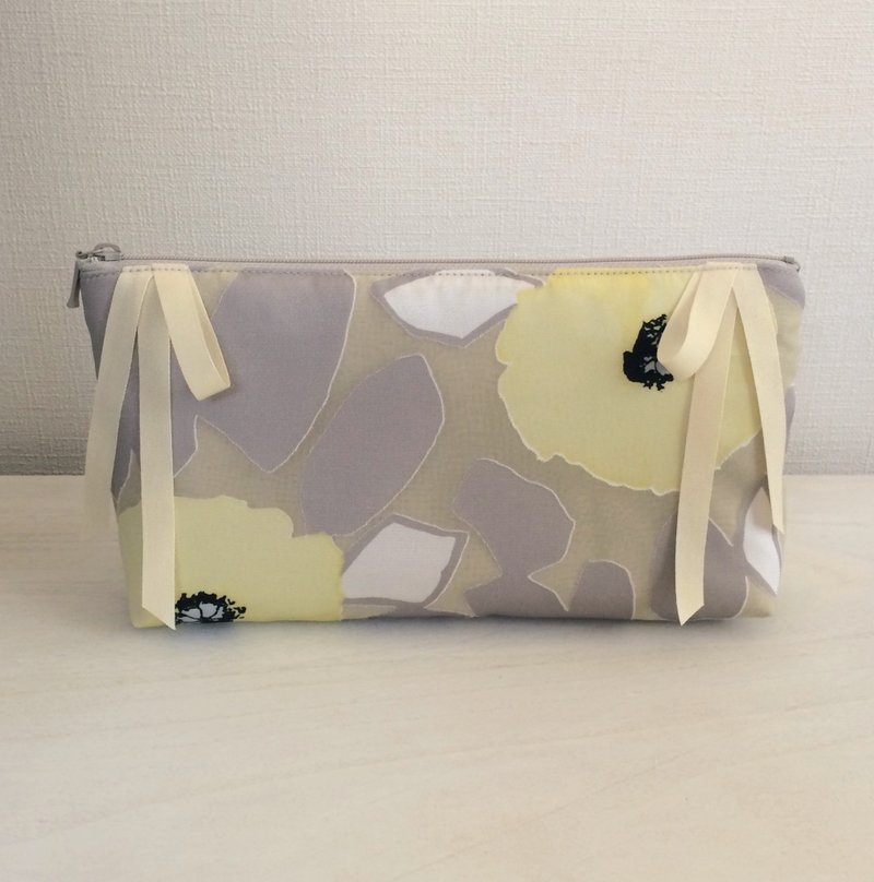 Floral Opal Side Ribbon Plump Horizontal Machi with Pouch Gray × Yellow - Toiletry Bags & Pouches - Polyester Yellow