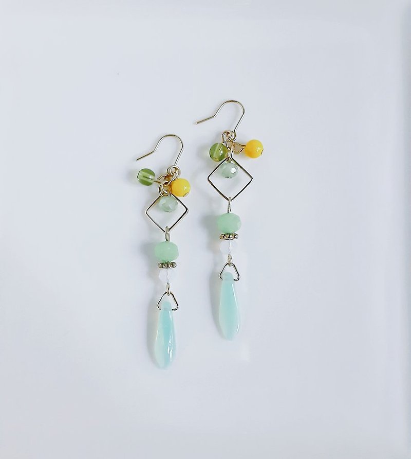 Yellow green Trendy Dangle Earrings Czech Glasses Beads Titanium for Hypoallerge - Earrings & Clip-ons - Glass Green