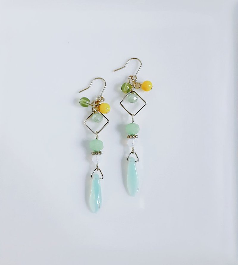 Yellow green Trendy Dangle Earrings Czech Glasses Beads Titanium for Hypoallerge - ต่างหู - แก้ว สีเขียว