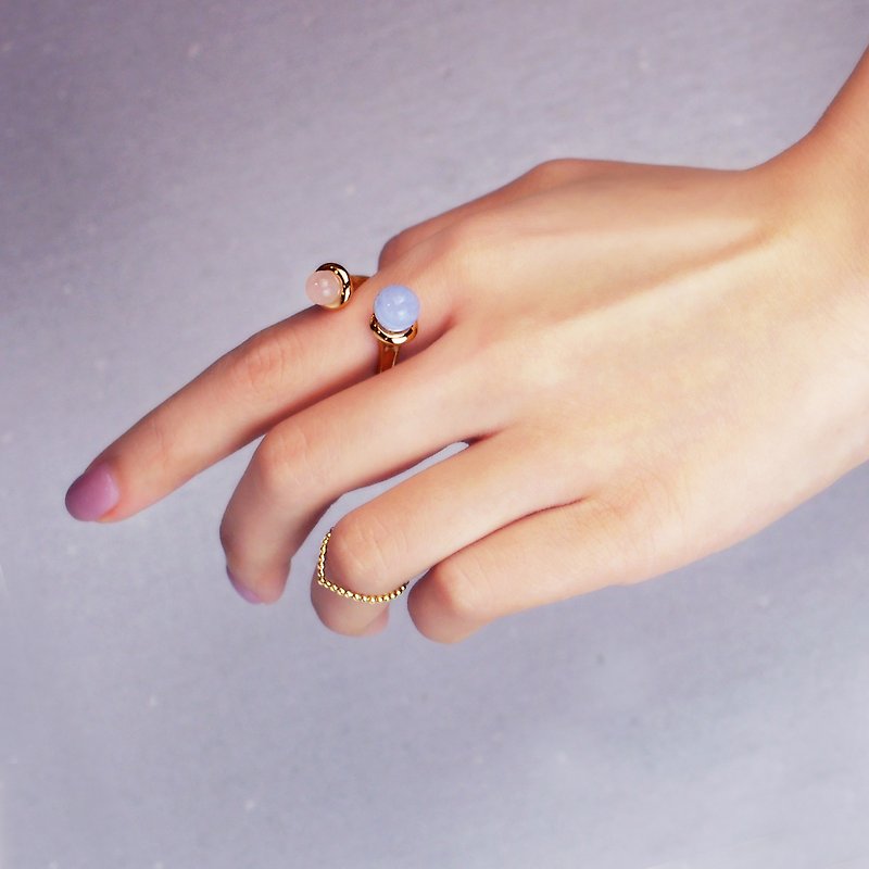 pink quartz twist ring - แหวนทั่วไป - โลหะ สึชมพู