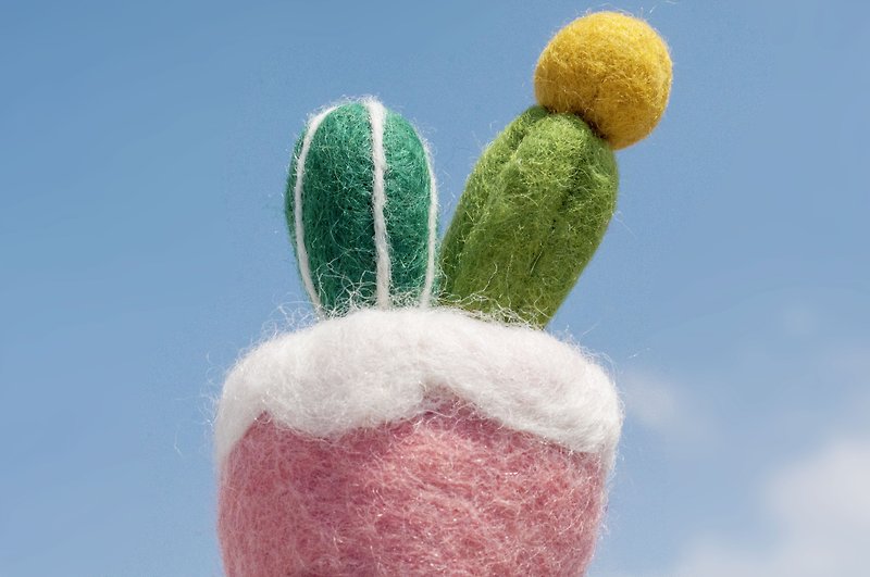Exchange gifts wool felt office decorations/wool felt potted plants/wool felt stationery-cactus plant