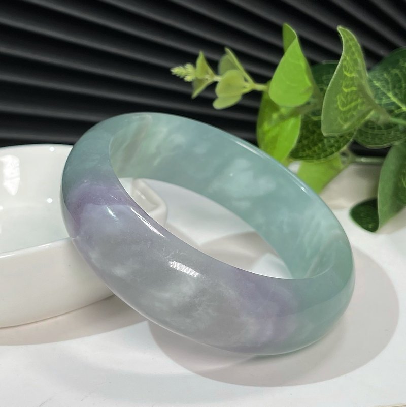 Su Ying rare Stone bracelet 57MM ice Melaleuca sense mint green belt eye in the sky crystal bracelet elegant impressive run through