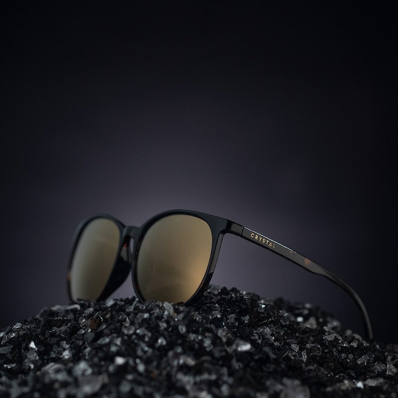 Classic Tortoise Frame | CRYSTAL Brightening Sunglasses | 18A03 - Sunglasses - Glass Black