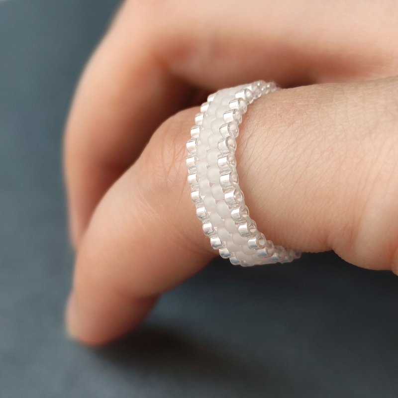 Crystal beads ring | Handmade jewelry | Glass pinky ring | Unique ring - 戒指 - 玻璃 透明