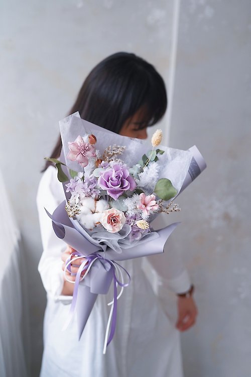 GOODLILY FLOWER 菓莉花藝生活提案所 【GOODLILY flower】淡紫色永生花玫瑰花束 ( M )